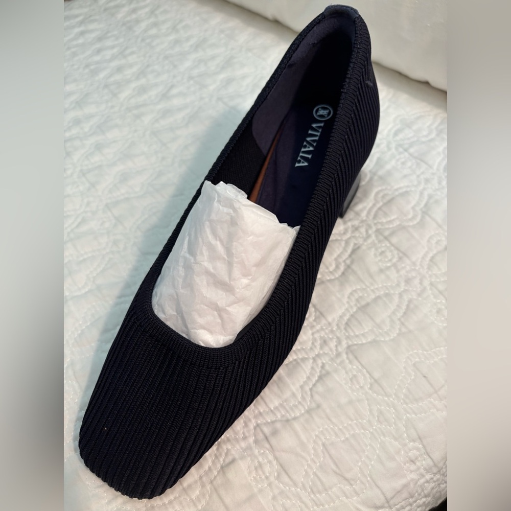 VIVAIA navy chunky square toe heels